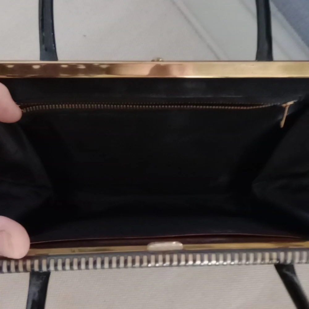 Classic Black Shoulder Bag with Glossy Material and Structured Shape - Picture 7 of 8